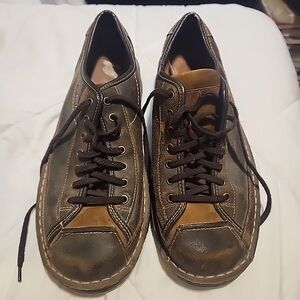 Clarks Men's Brown and Tan Leather Oxfords